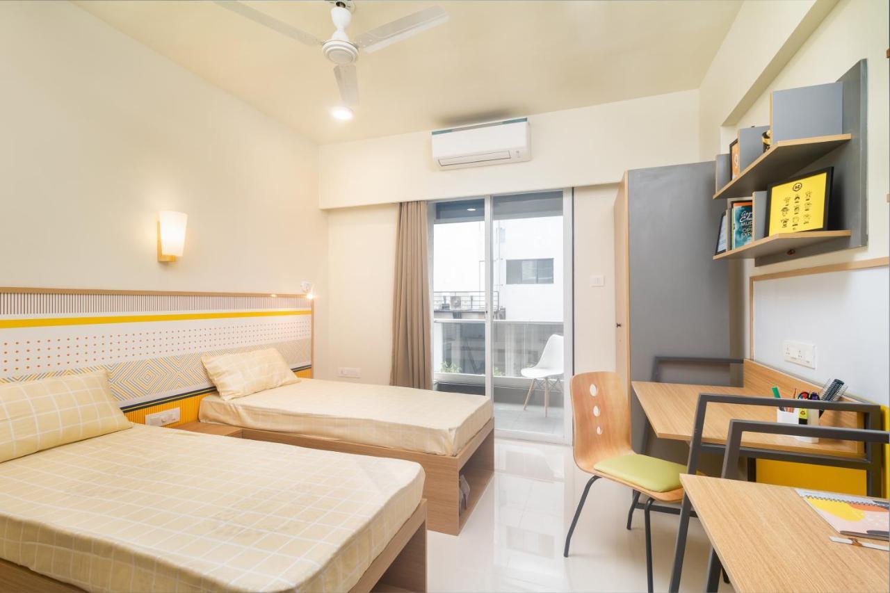 The Covie Vimannagar 102 Hostel